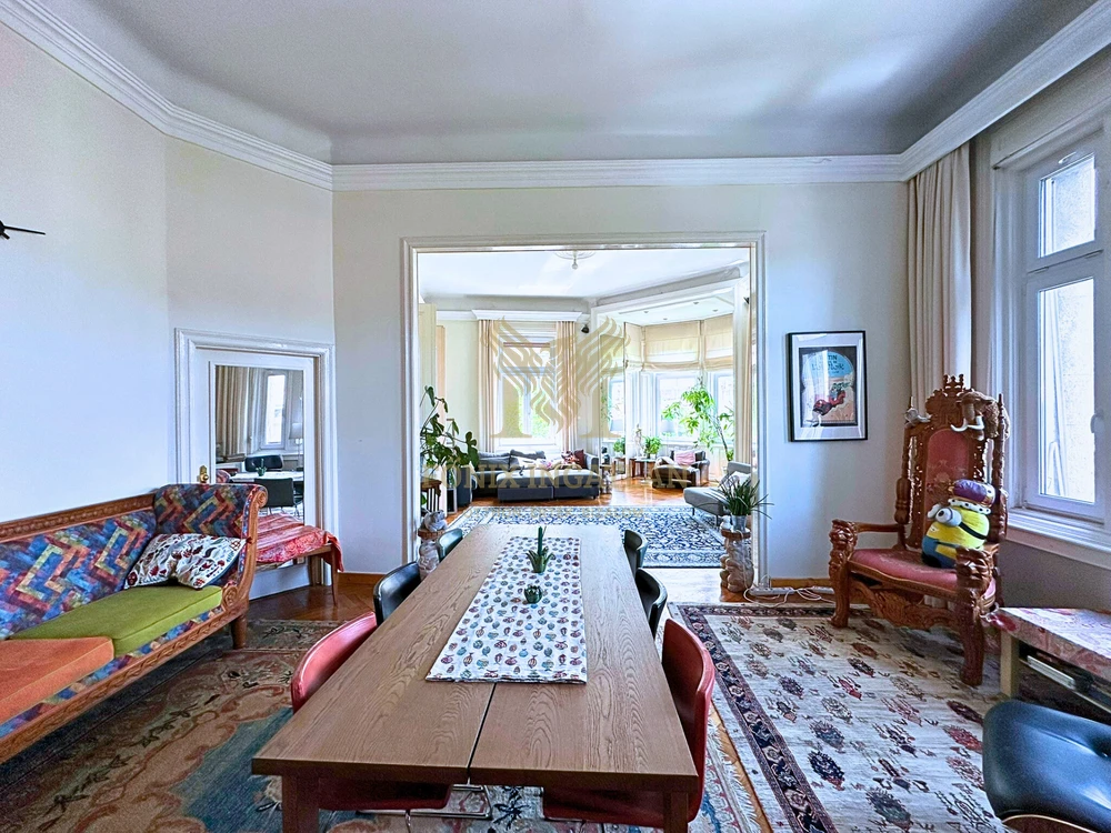 Tágas, 210 m²-es történelmi lakás, panorámás Citadella kilátással Budapest 14. kerületében