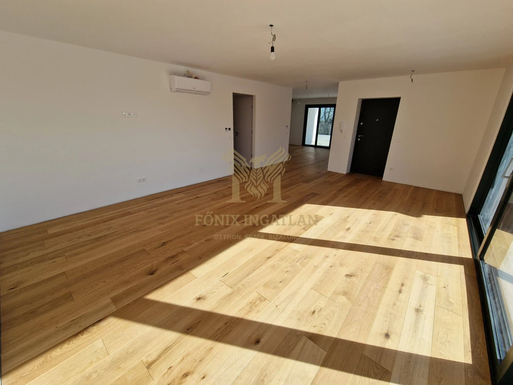 LUXUS PENTHOUSE ÓRIÁSTERASSZAL FONYÓDON – ÚJ ÉPÍTÉS, AZONNAL KÖLTÖZHETŐ!