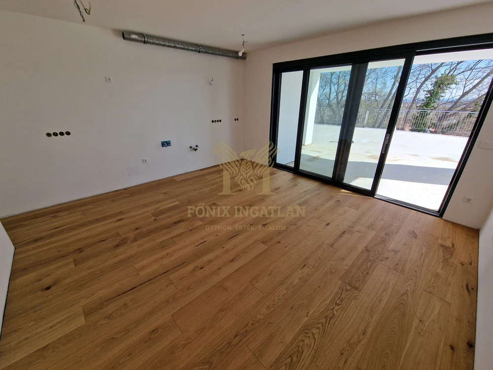 LUXUS PENTHOUSE ÓRIÁSTERASSZAL FONYÓDON – ÚJ ÉPÍTÉS, AZONNAL KÖLTÖZHETŐ!