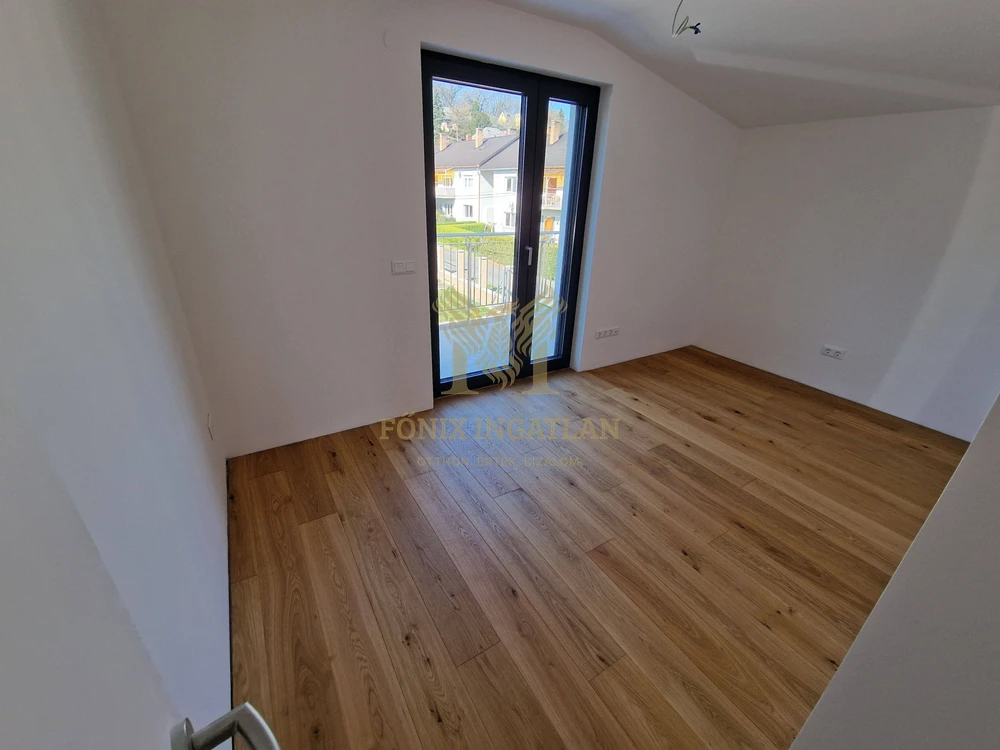 LUXUS PENTHOUSE ÓRIÁSTERASSZAL FONYÓDON – ÚJ ÉPÍTÉS, AZONNAL KÖLTÖZHETŐ!
