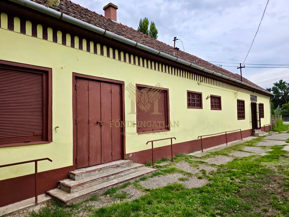 BEFEKTETŐK FIGYELEM! SOKOLDALÚ INGATLAN ELADÓ FREKVENTÁLT HELYEN
