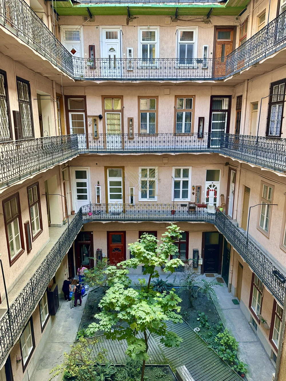 Nagypolgári lakás a Duna-partnál, 149 m²-es, akár 3 lakássá alakítható!