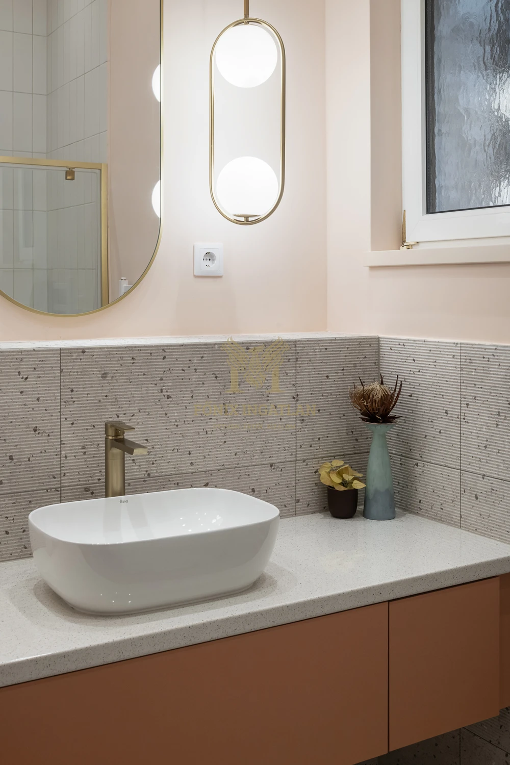 LUXUS, ELEGANCIA ÉS NAGYPOLGÁRI ÉLETÉRZÉS – EGY KARNYÚJTÁSNYIRA AZ ANDRÁSSY ÚTTÓL!