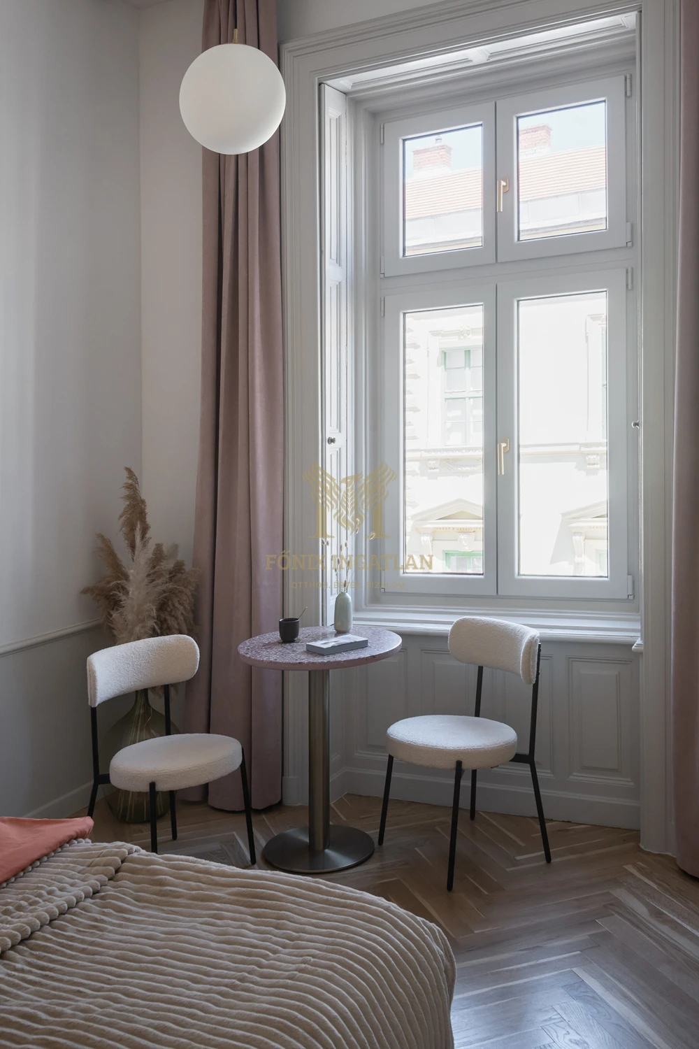 LUXUS, ELEGANCIA ÉS NAGYPOLGÁRI ÉLETÉRZÉS – EGY KARNYÚJTÁSNYIRA AZ ANDRÁSSY ÚTTÓL!