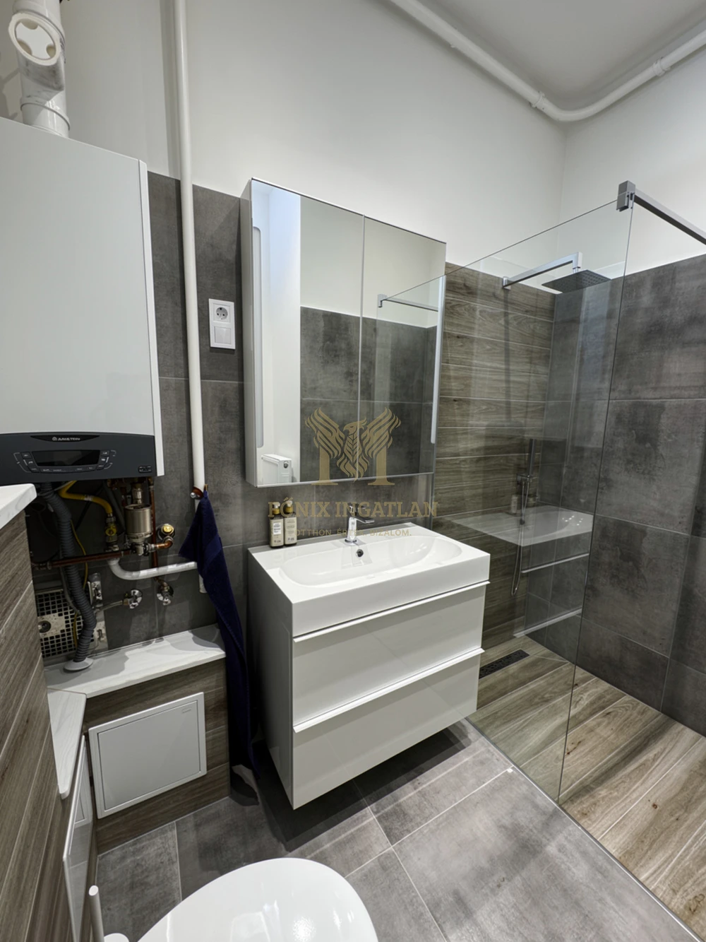 Belső-Ferencvárosban eladó egy 3 szobás, 68 m²-es tégla építésű polgári lakás a Kinizsi utcában