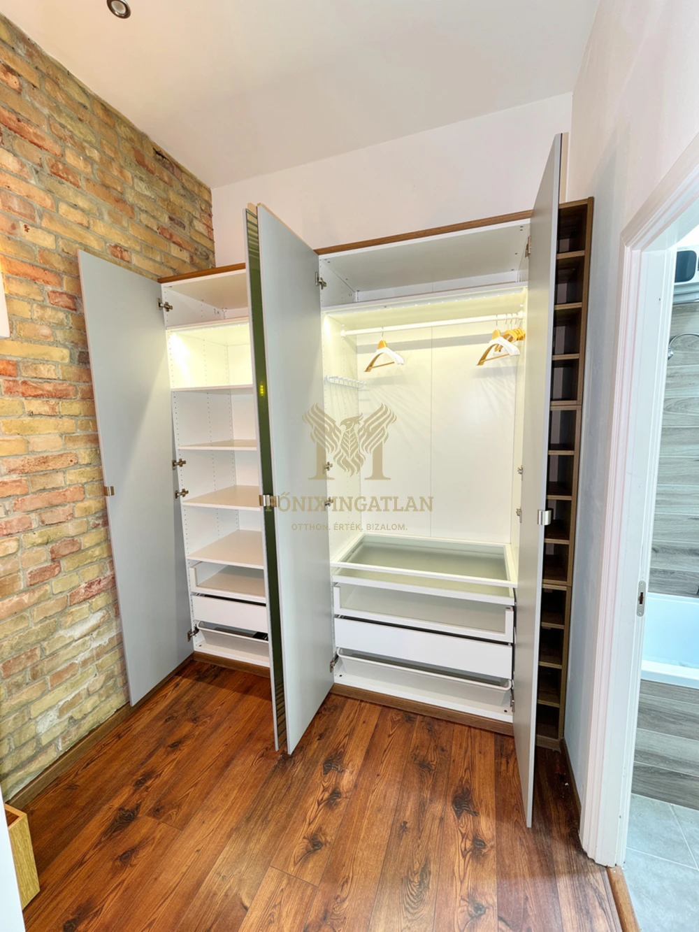 Belső-Ferencvárosban eladó egy 3 szobás, 68 m²-es tégla építésű polgári lakás a Kinizsi utcában