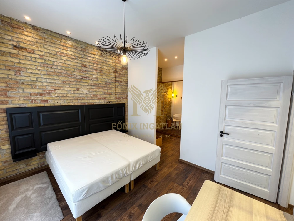 Belső-Ferencvárosban eladó egy 3 szobás, 68 m²-es tégla építésű polgári lakás a Kinizsi utcában