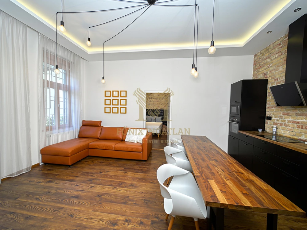 Belső-Ferencvárosban eladó egy 3 szobás, 68 m²-es tégla építésű polgári lakás a Kinizsi utcában