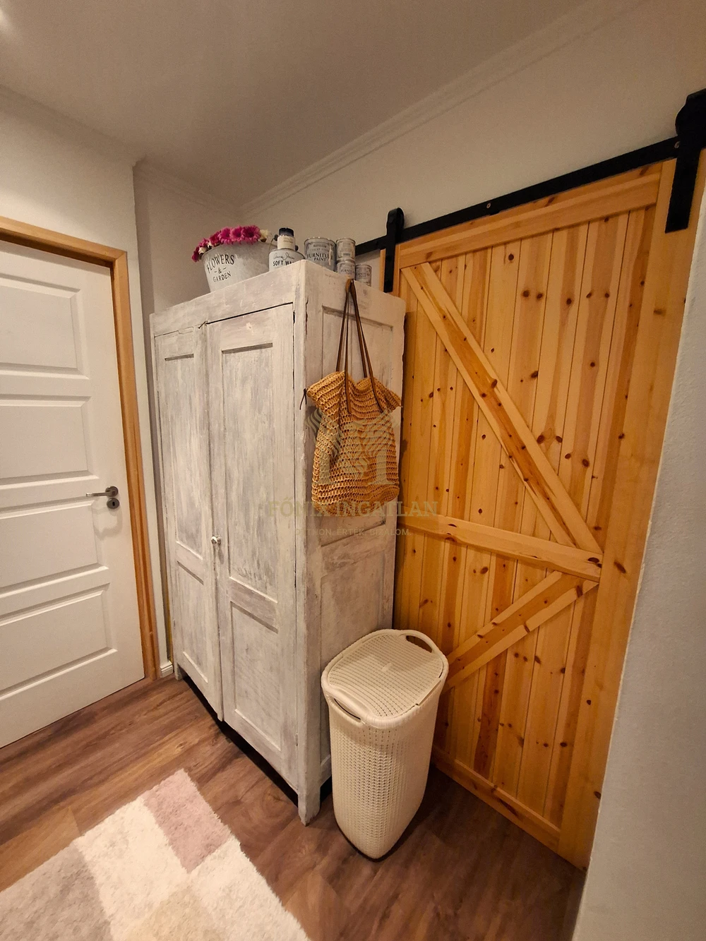Eladó egy igényes, 69 m²-es, 2+2 félszobás panellakás Budapest XI. kerületében